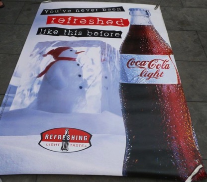 P9290- € 6,00 coca cola poster (papier) 175x116cm